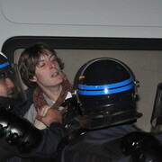 Rassemblement de protestation devant le Dîner du Siècle, le 24 novembre 2010.