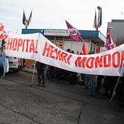 Manif pour la défense du CHU Henri Mondor