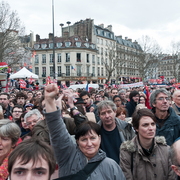 sur la place de la Bastille