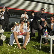 La jet set fête la crise