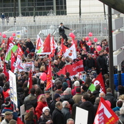 Vue sur l'avant de la manifestation (2).