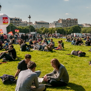 Devant les Invalides