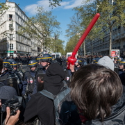 Ã€ armes Ã©galesâ€¦