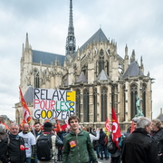 Devant la cathÃ©drale