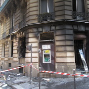 Banque incendiee