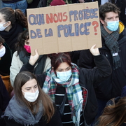 Qui nous protège de la Police ?