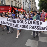 La haine divise