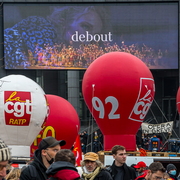 Debout (2)
