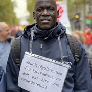 Des papiers