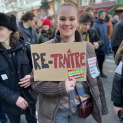Re-traître