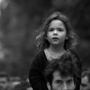 Sur les épaules