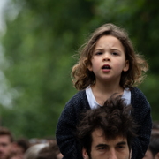 Sur les épaules