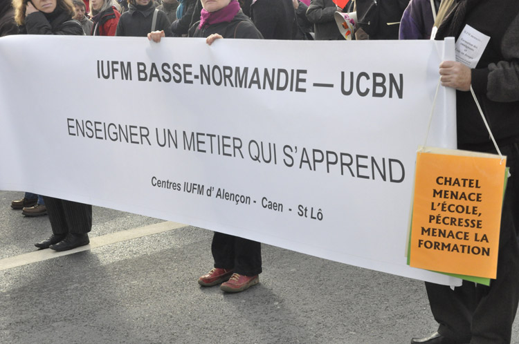 Caen, banderole de l'IUFM