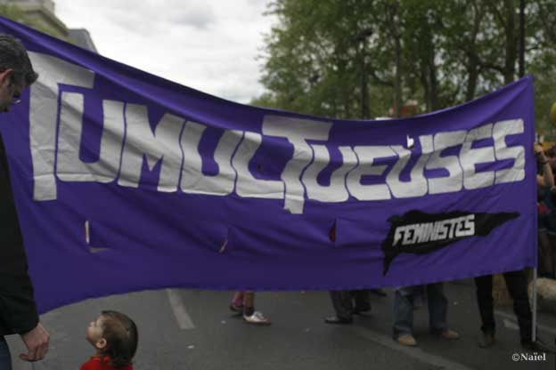 pink bloc feministe TUMULTUEUSES