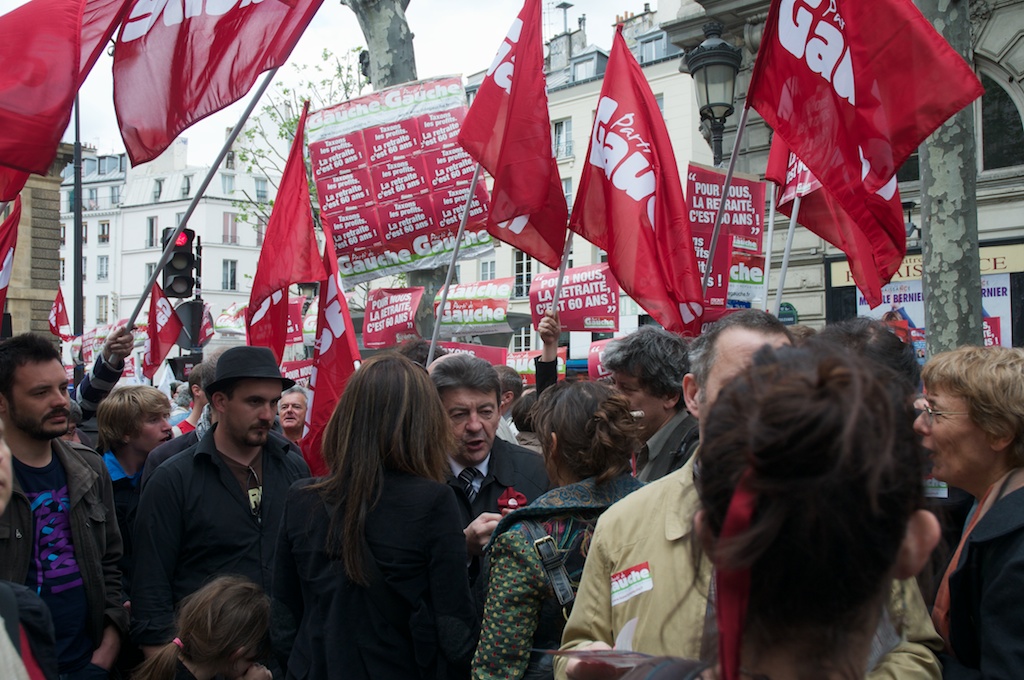 Jean-Luc Mélenchon sous les drapeaux