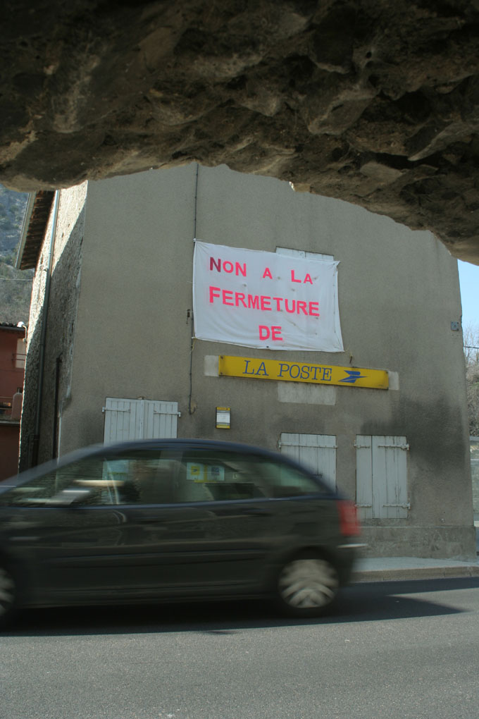 non a la fermeture de La Poste