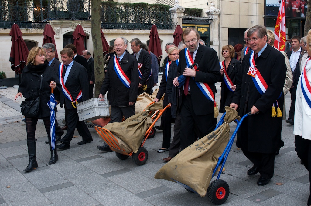 Marche des élus vers l'Elysée