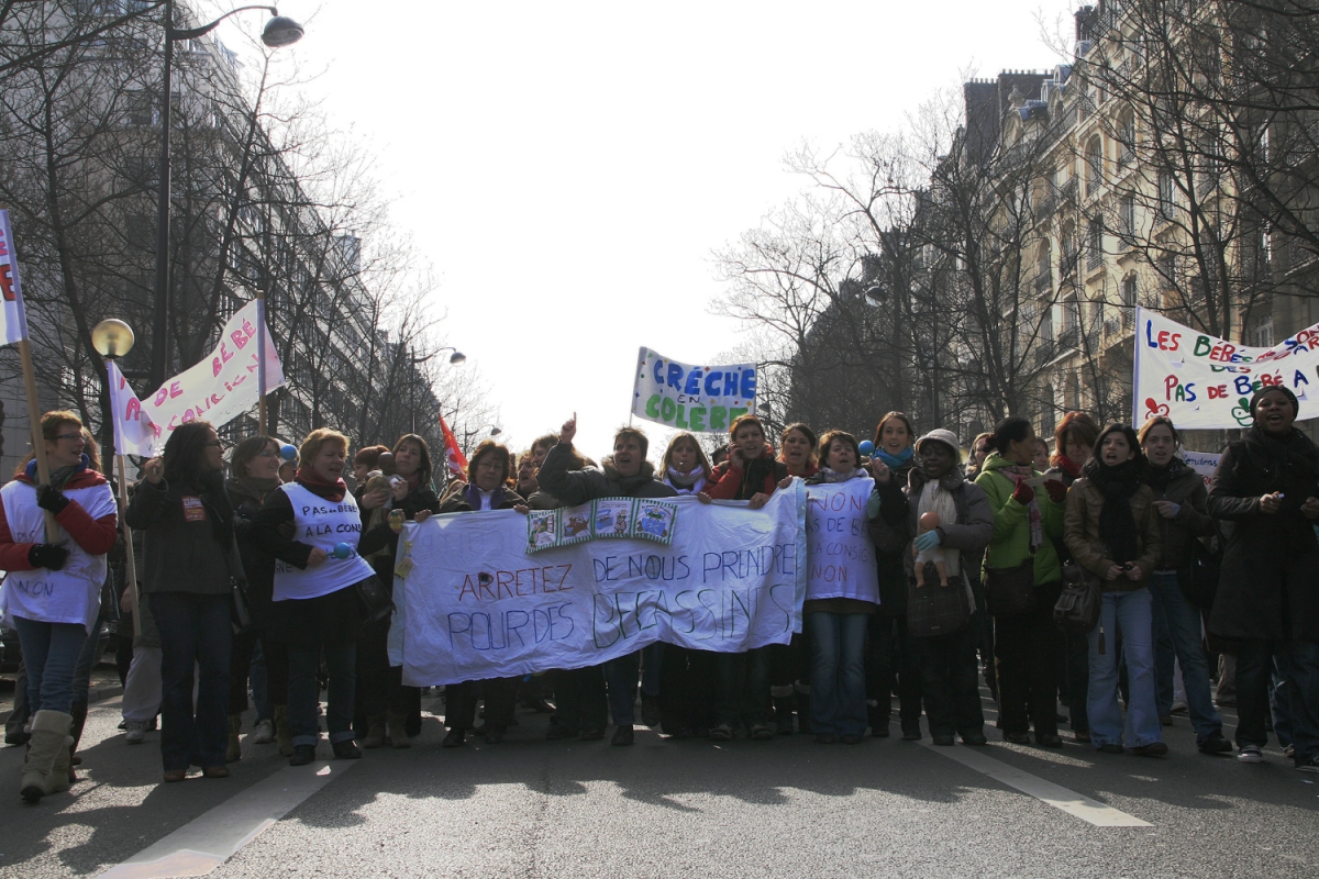 Pas de bébés à la consigne, manif Paris 11 mars 2010-16