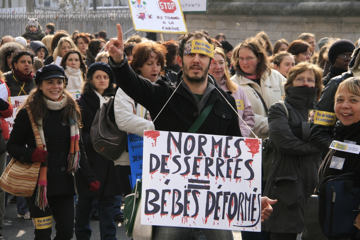 Pas de bébés à la consigne, manif Paris 11 mars 2010-5