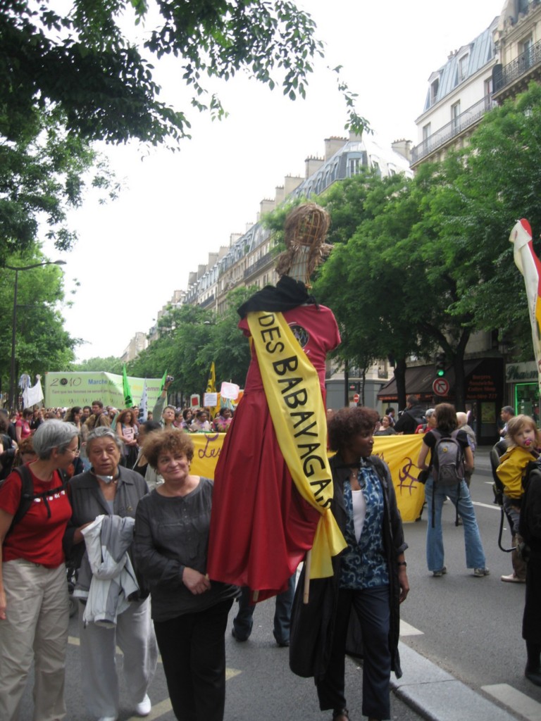 Les babayagas Marche Mondiale Femmes 12 juin 2010 Paris