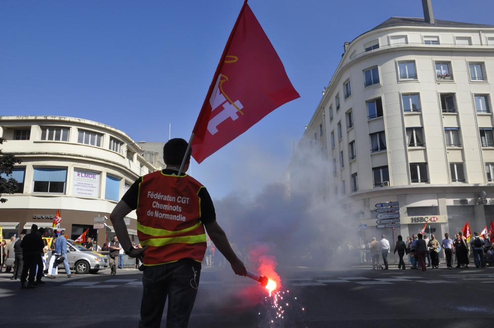 Caen, fumigène CGT Cheminot