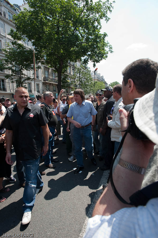 Entrée de Bernard THIBAULT (CGT)