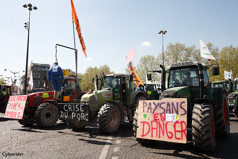 Manif des paysans en tracteur à Paris