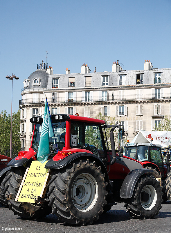 Manif des paysans en tracteur à Paris