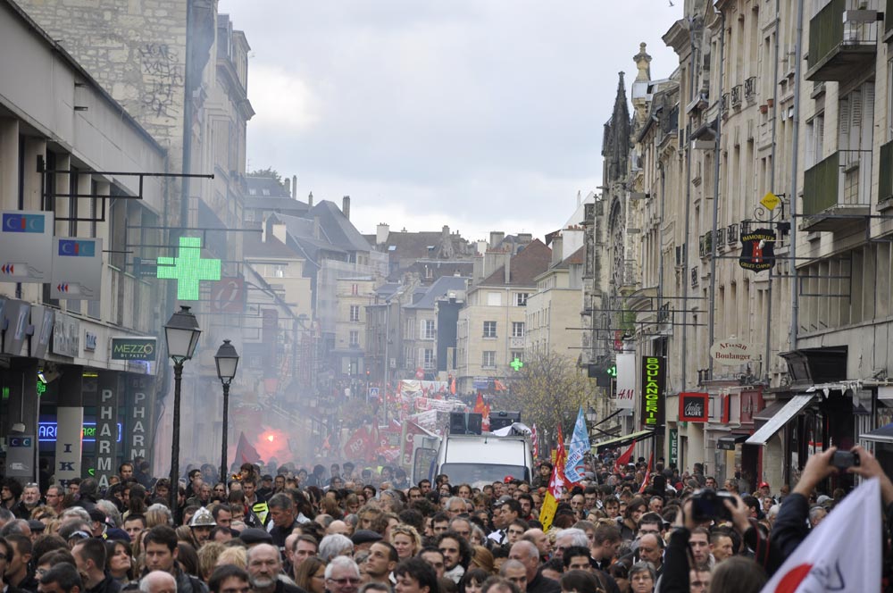 Caen, cortège rue saint Pierre