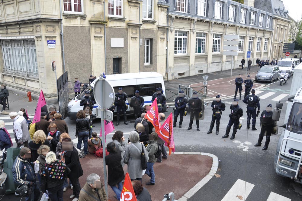 Caen, 18 novembre, dispositif policier devant Malakoff Médéric