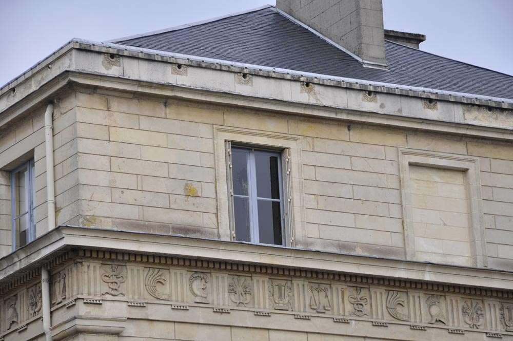 Caen, oeufs sur la préfecture