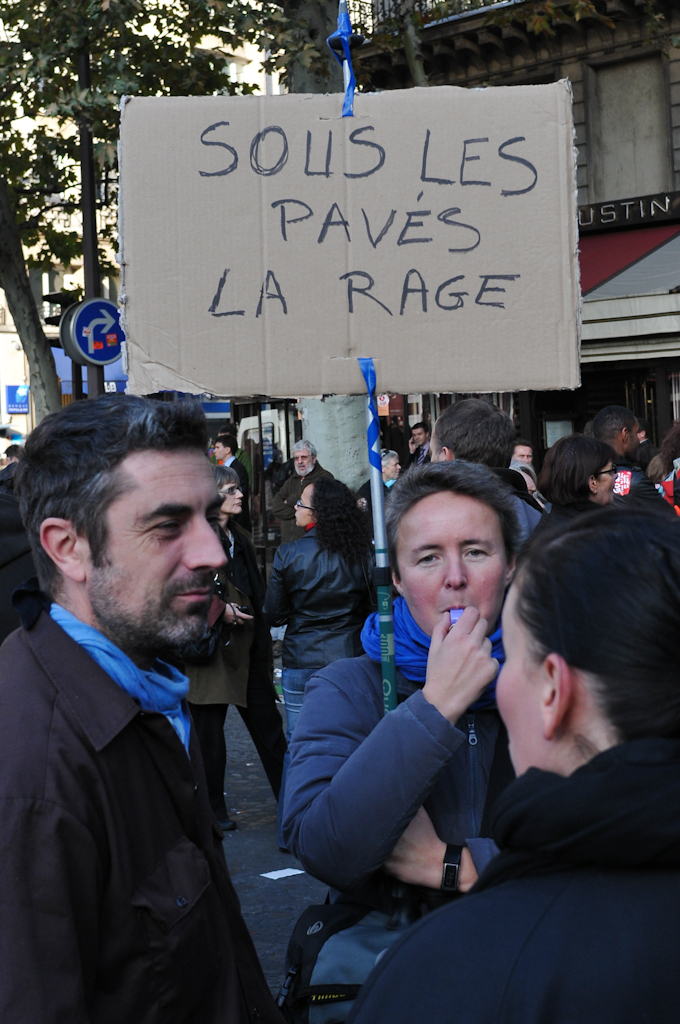 sous les pavés la rage