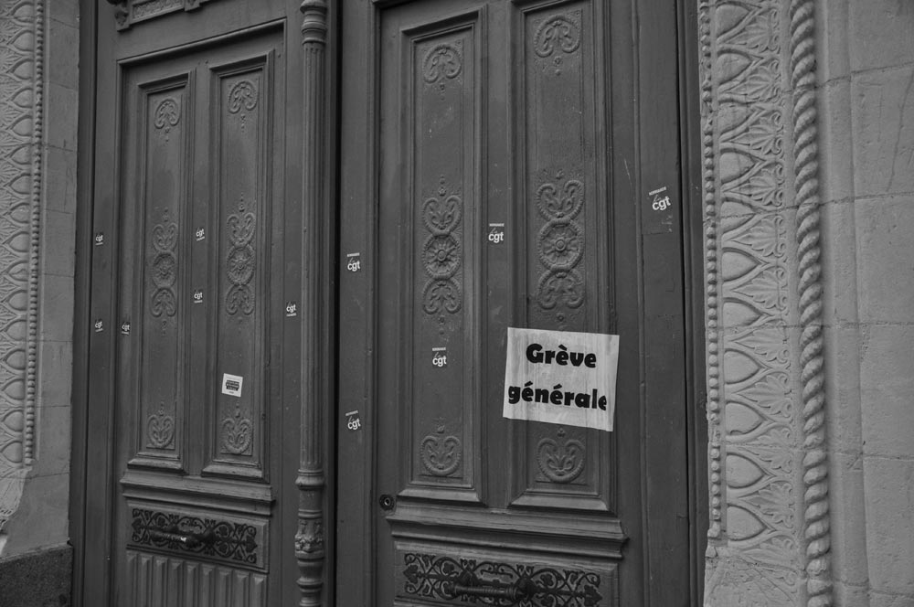 Caen, portes de la préfecture