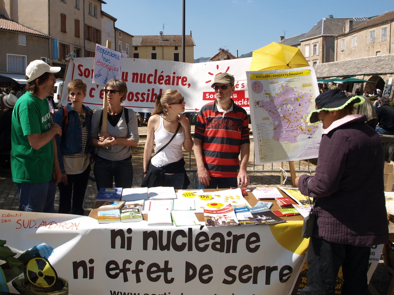 MANIF GAZ DE SCHISTE NANT AVEYRON 17/04/2011