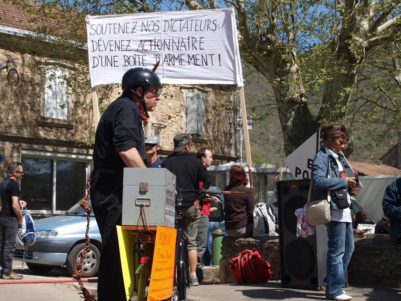 MANIF GAZ DE SCHISTE NANT AVEYRON 17/04/2011