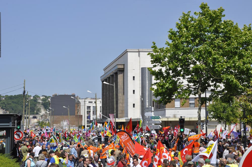 Manif antiG8 le Havre 21 mai 2011, rassemblement devant la gare