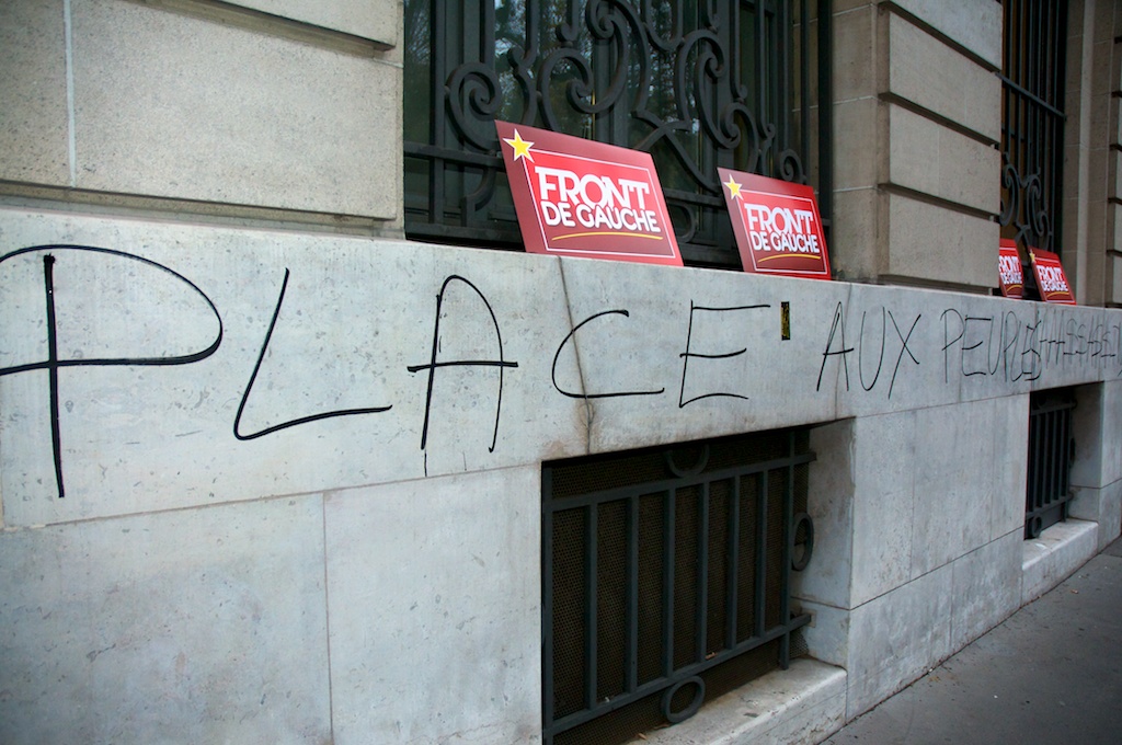 Place aux peuples