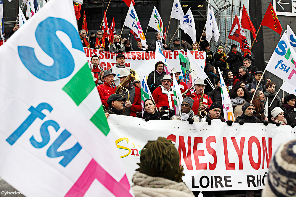 Sur les marches de l'Opéra Bastille