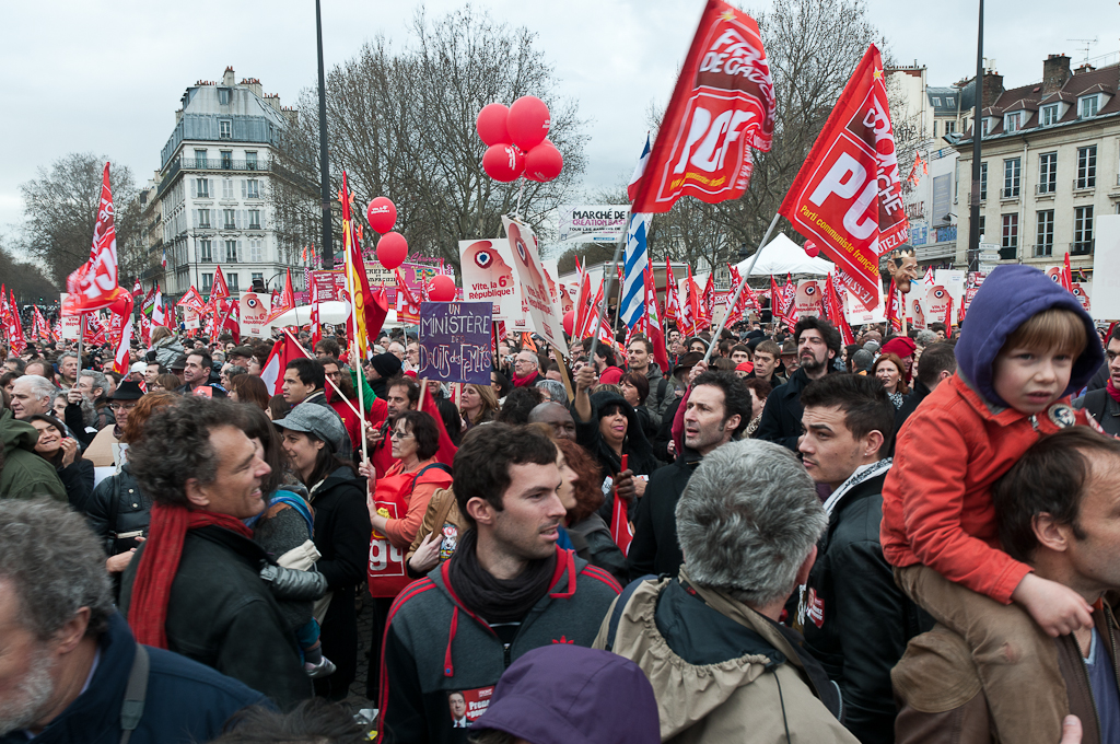 sur la place de la Bastille