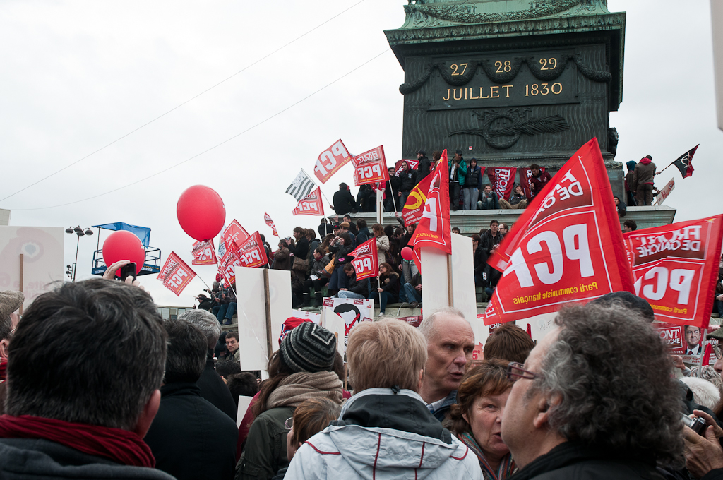 sur la place de la Bastille