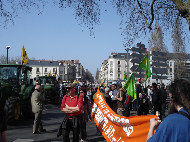 Manifestation contre l'Ayrault port ND des Landes