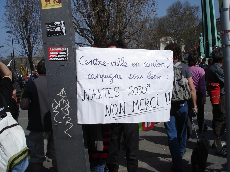 Manifestation contre l'Ayrault port ND des Landes