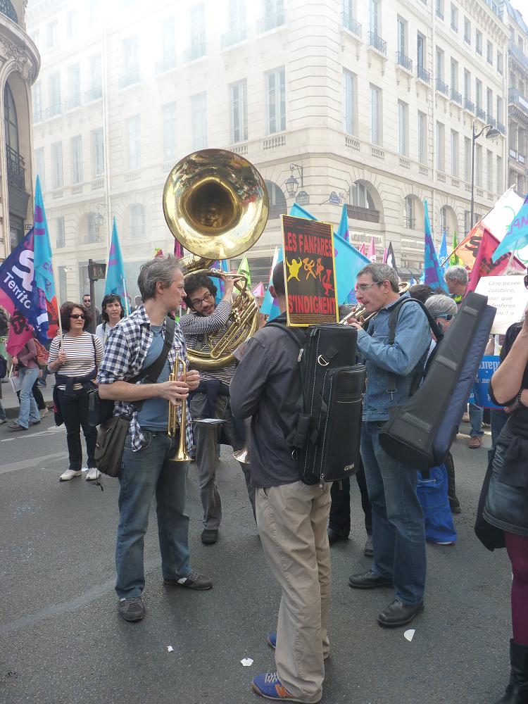 Les fanfares s'indignent Solidaires