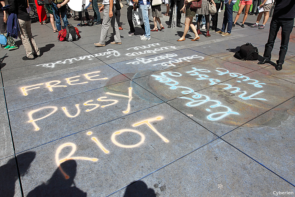 Rassemblement pour les Pussy Riots