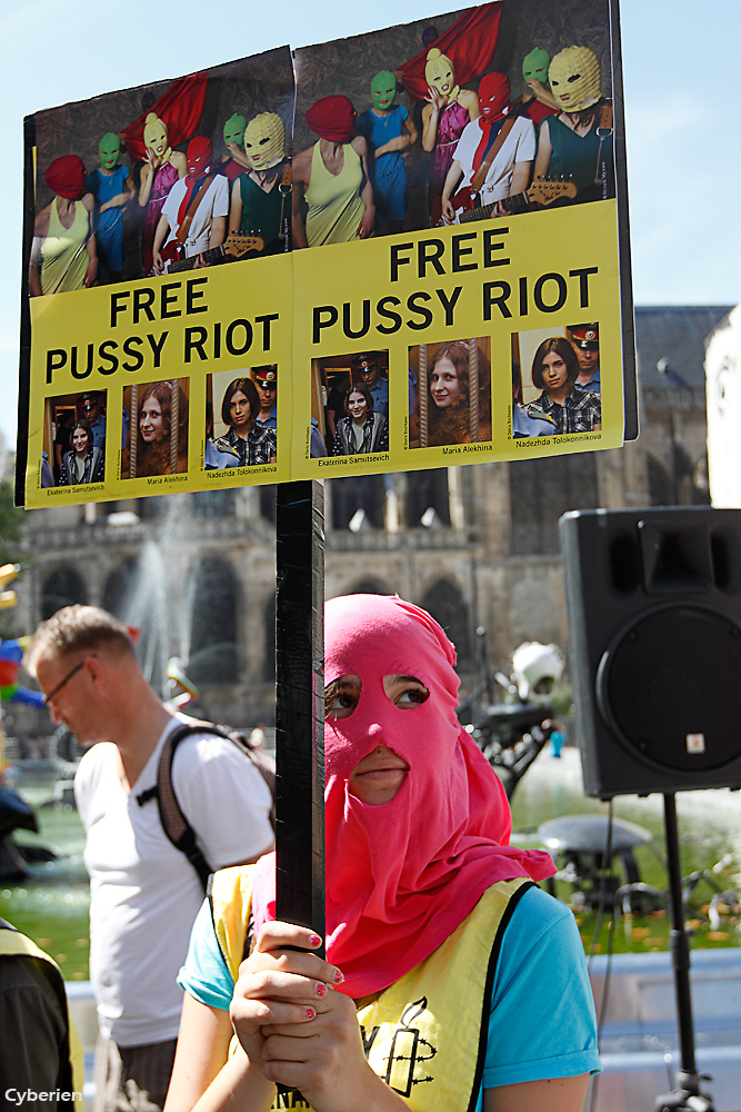 Rassemblement pour les Pussy Riots