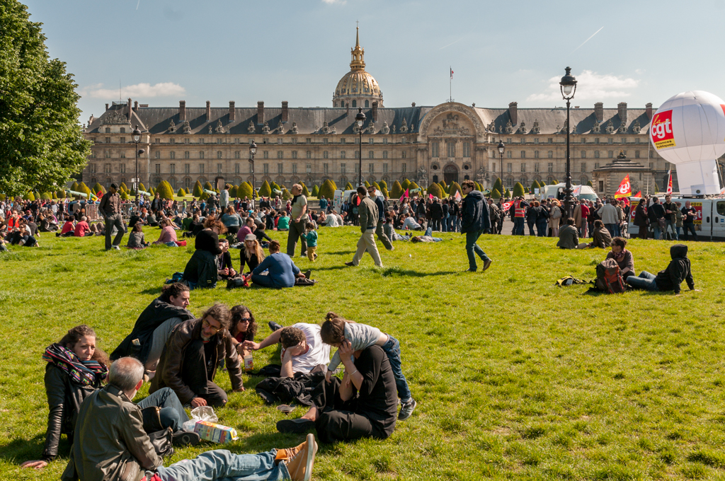 Devant les Invalides