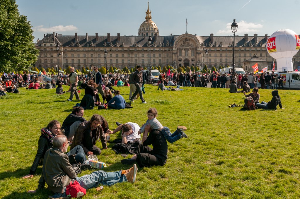 Devant les Invalides