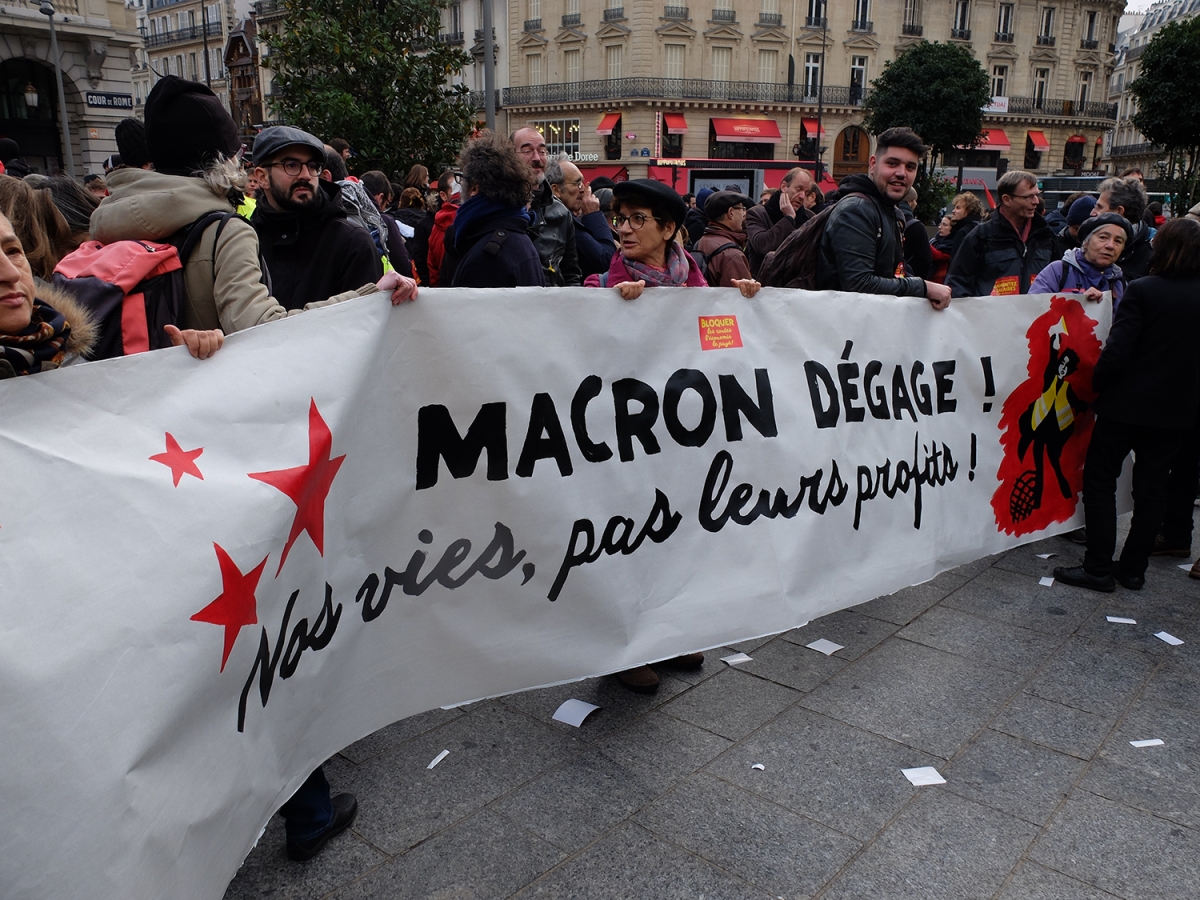 Macron dégage