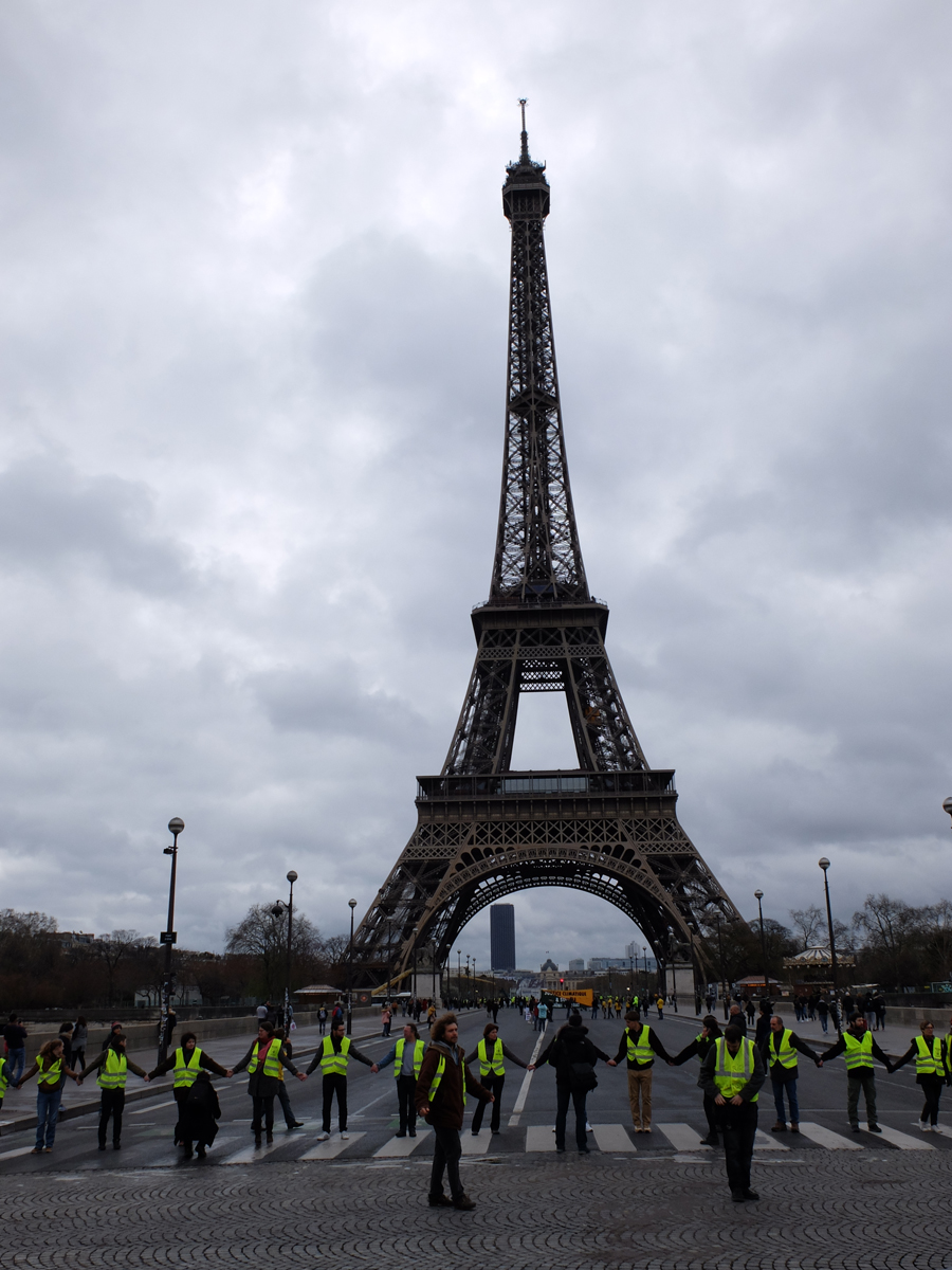 gilets jaunes tour Eiffeil