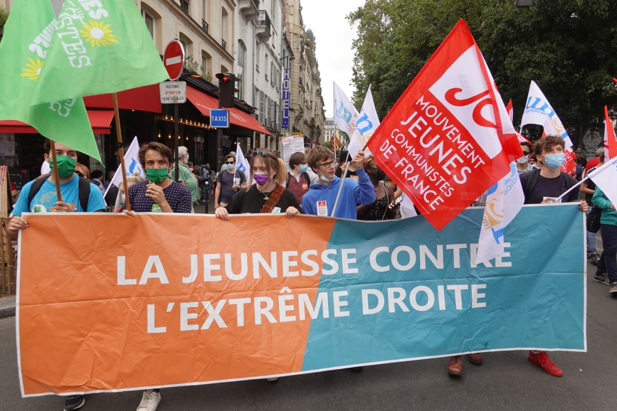 Jeunesse contre extrême droite